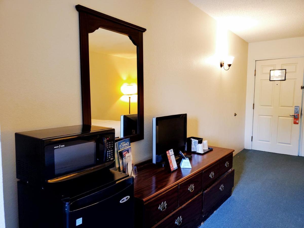 Voyager Inn سانت إيغناس المظهر الخارجي الصورة