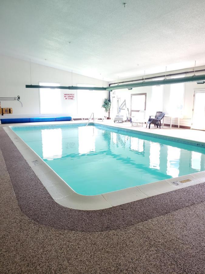 Voyager Inn سانت إيغناس المظهر الخارجي الصورة
