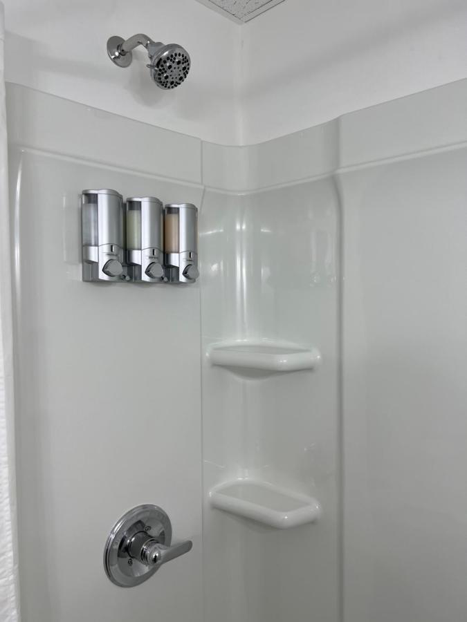 Voyager Inn سانت إيغناس المظهر الخارجي الصورة