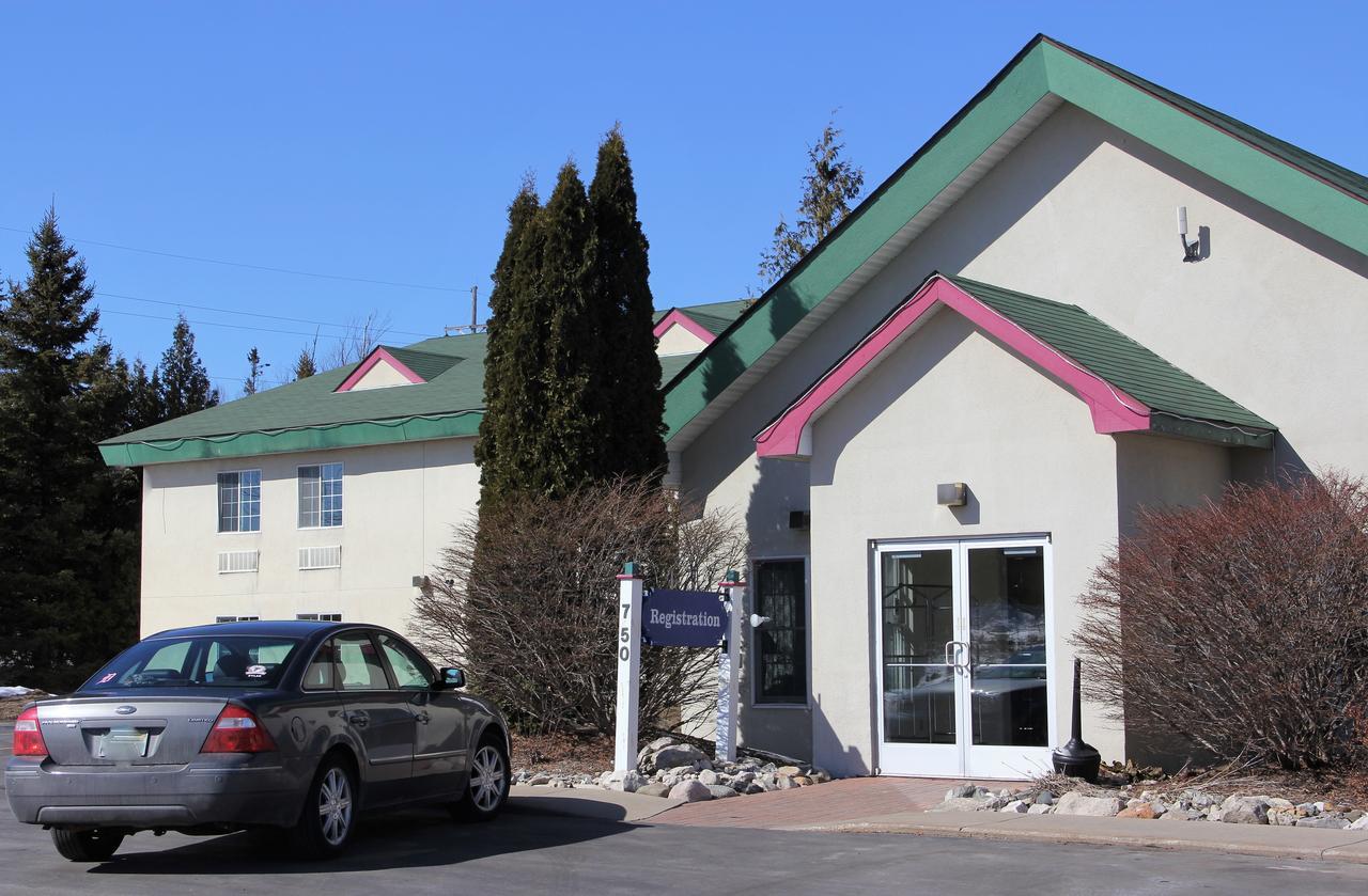 Voyager Inn سانت إيغناس المظهر الخارجي الصورة