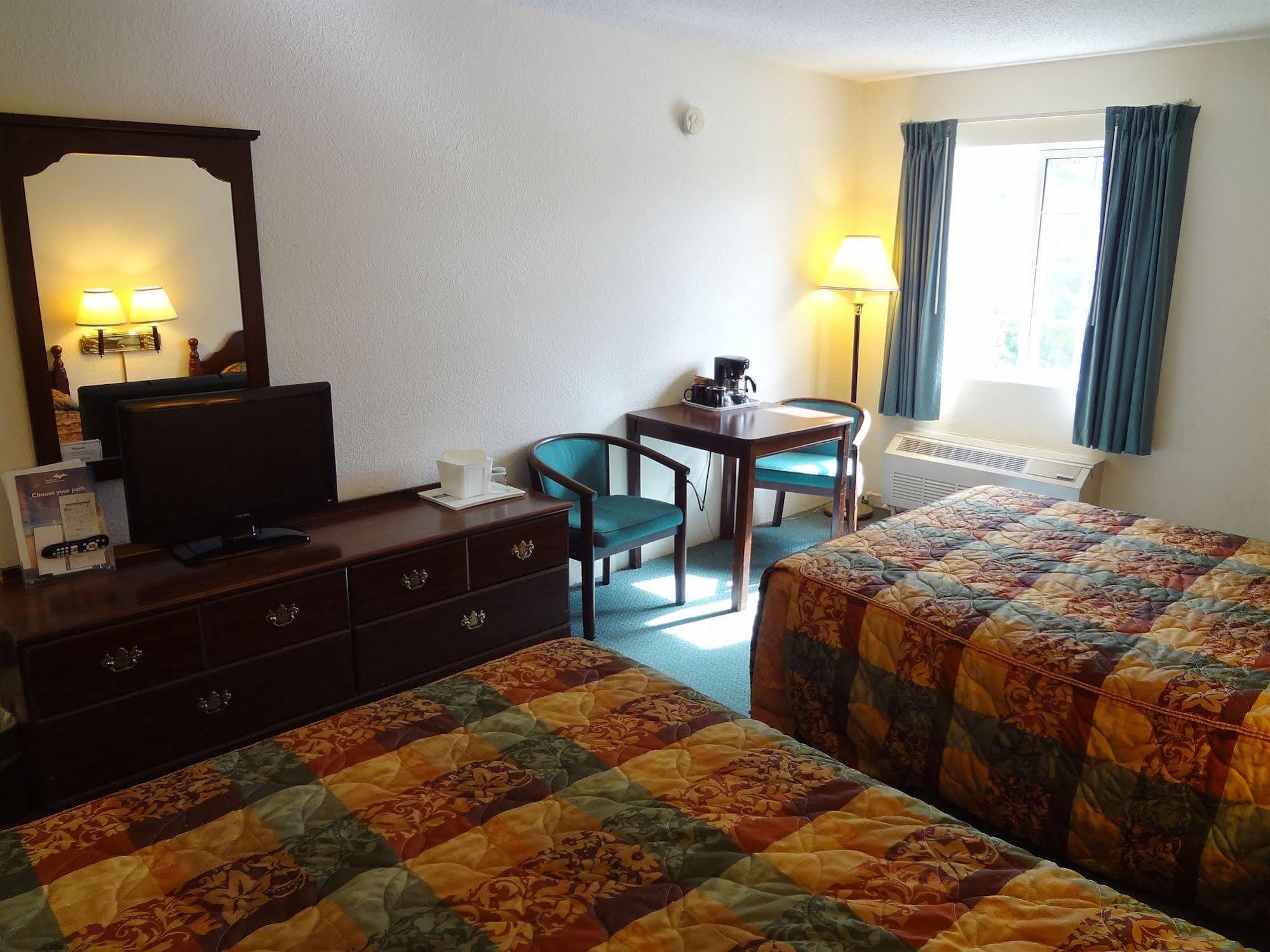 Voyager Inn سانت إيغناس المظهر الخارجي الصورة