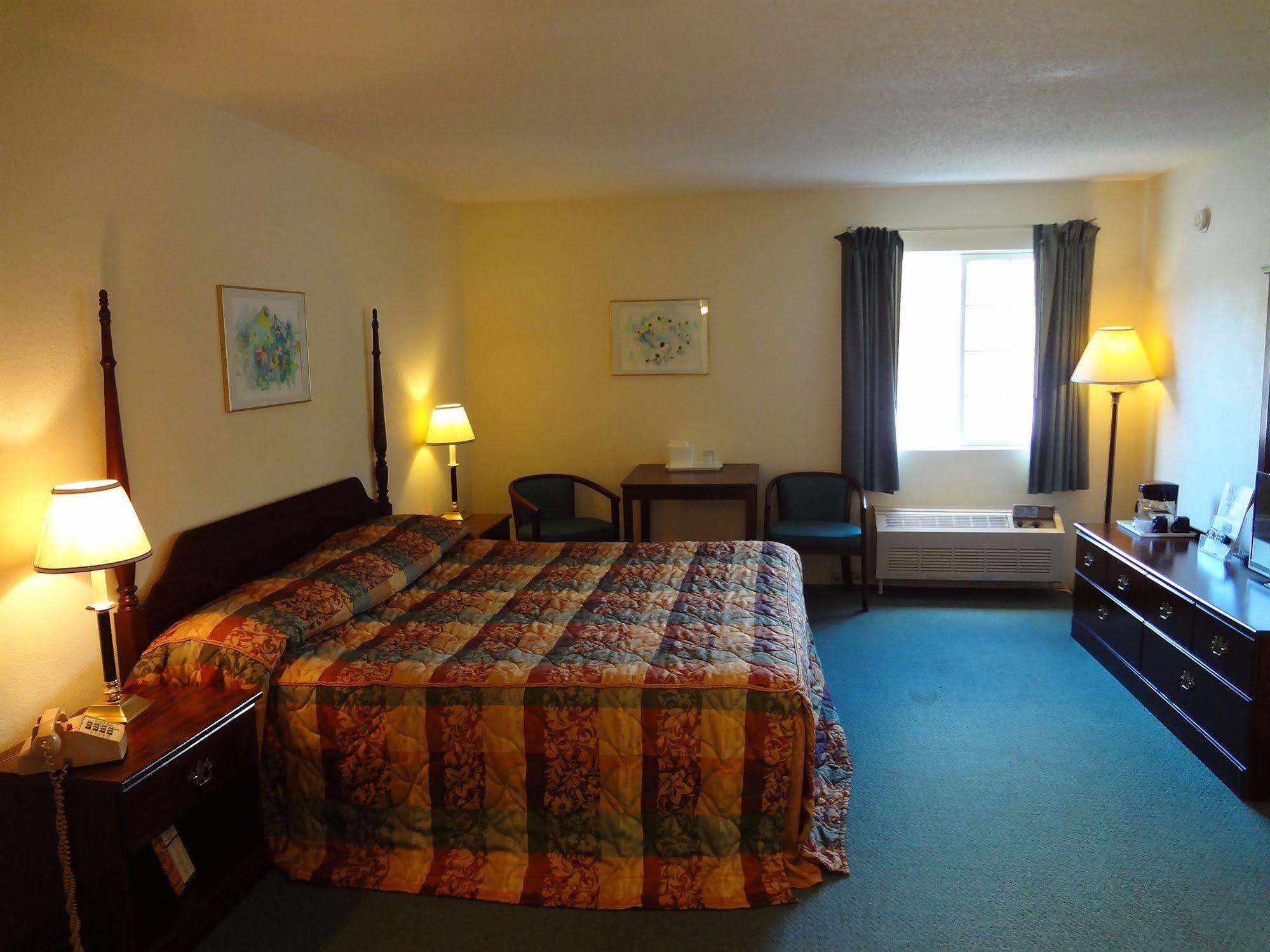 Voyager Inn سانت إيغناس المظهر الخارجي الصورة