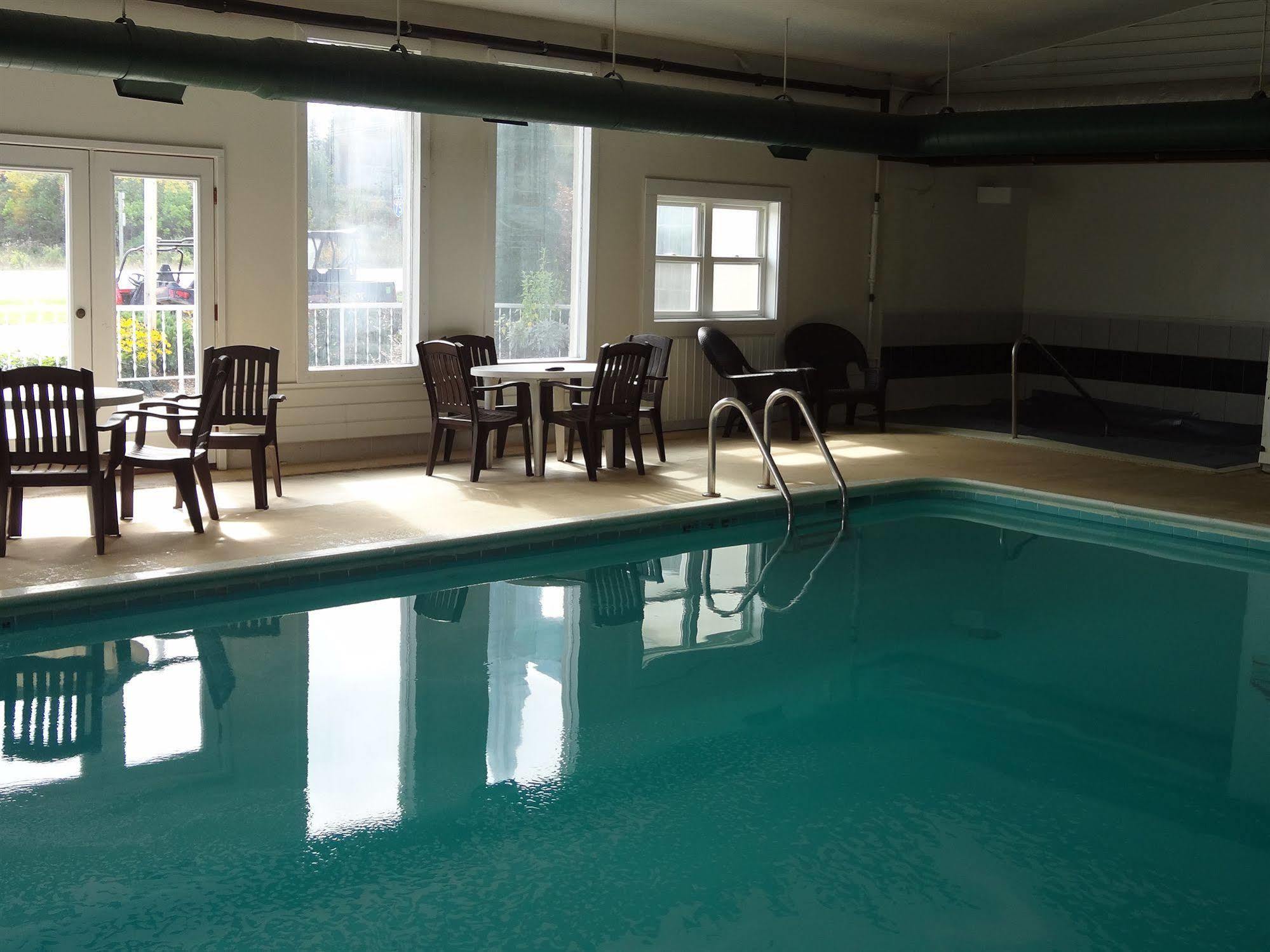 Voyager Inn سانت إيغناس المظهر الخارجي الصورة